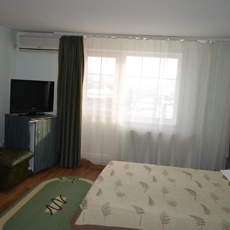Râmnicu Vâlcea Casa Alba酒店 外观 照片