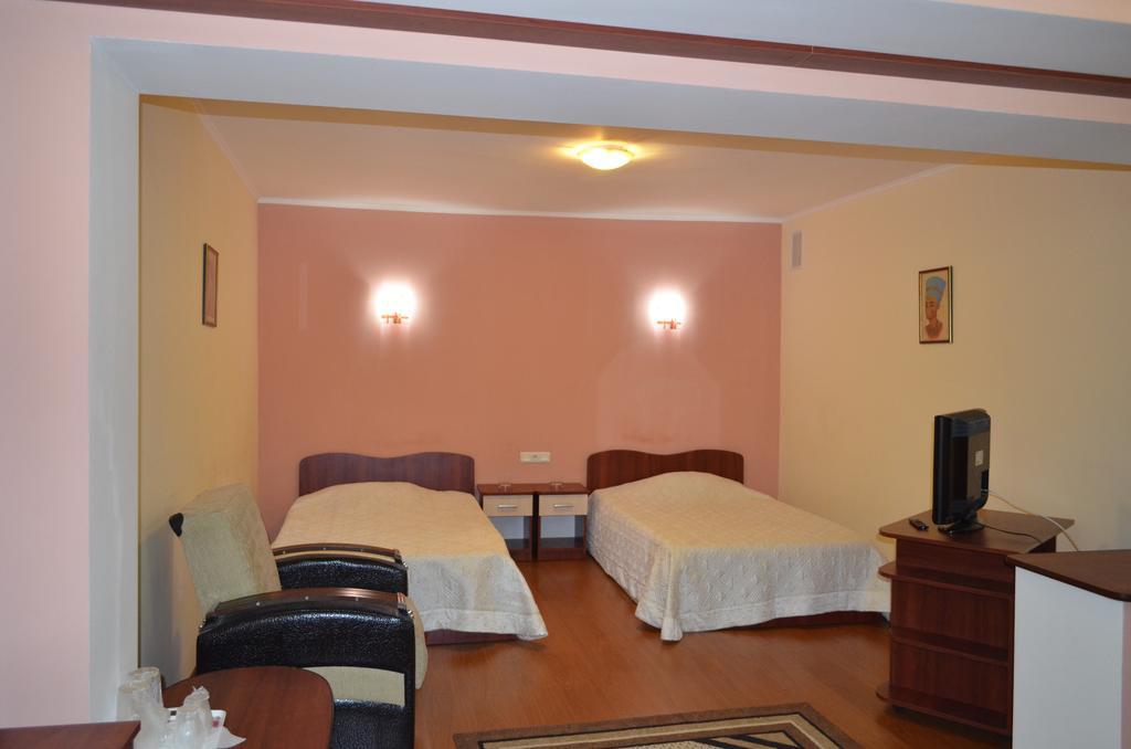 Râmnicu Vâlcea Casa Alba酒店 外观 照片