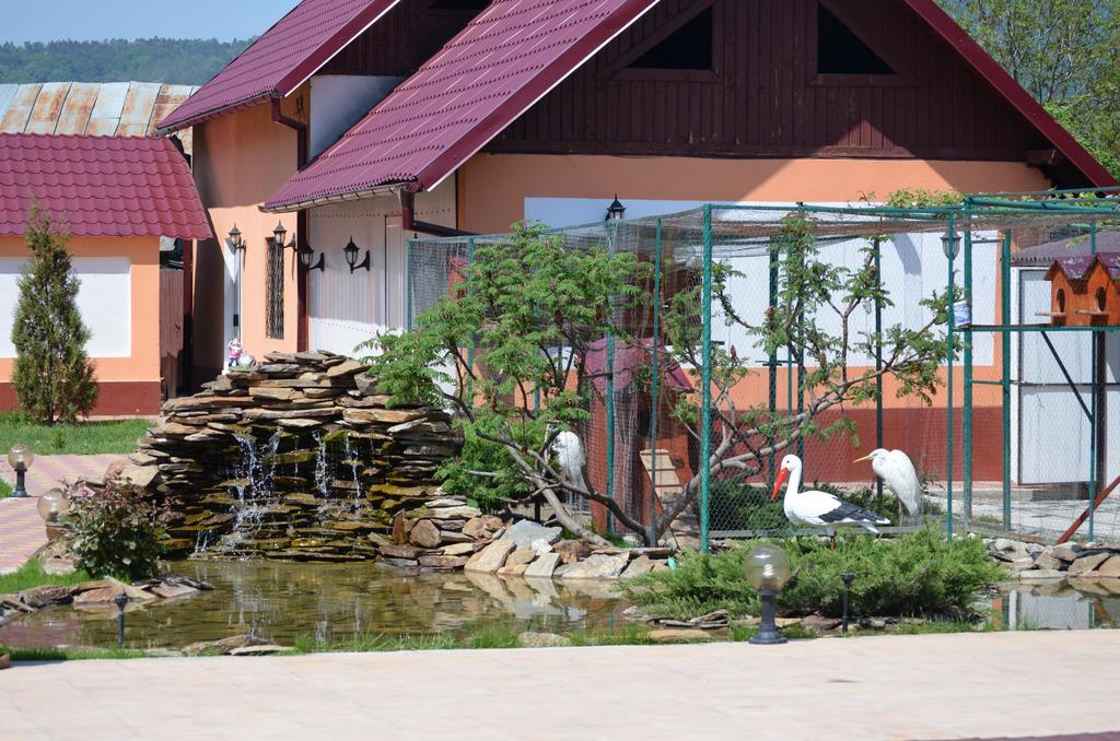 Râmnicu Vâlcea Casa Alba酒店 外观 照片